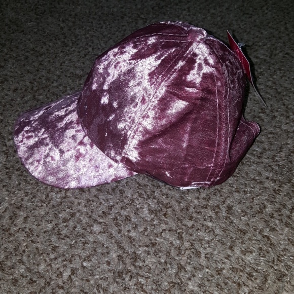 Velvet Cap. - Picture 4 of 5